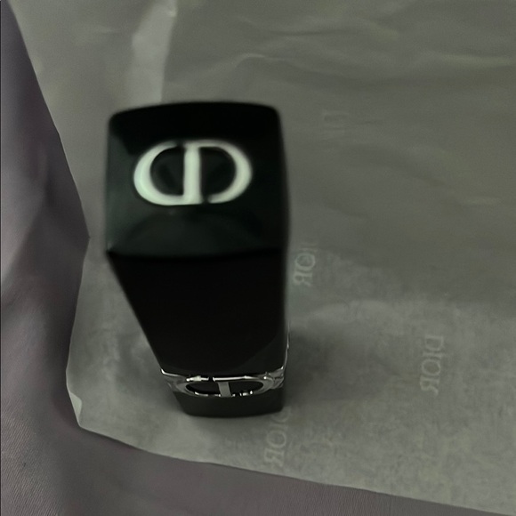 Dior red lipstick 999 Matte - Picture 4 of 7